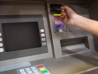 Τρεις Ρουμάνοι κατηγορούνται για εμπλοκή σε ανατίναξη ΑΤΜ